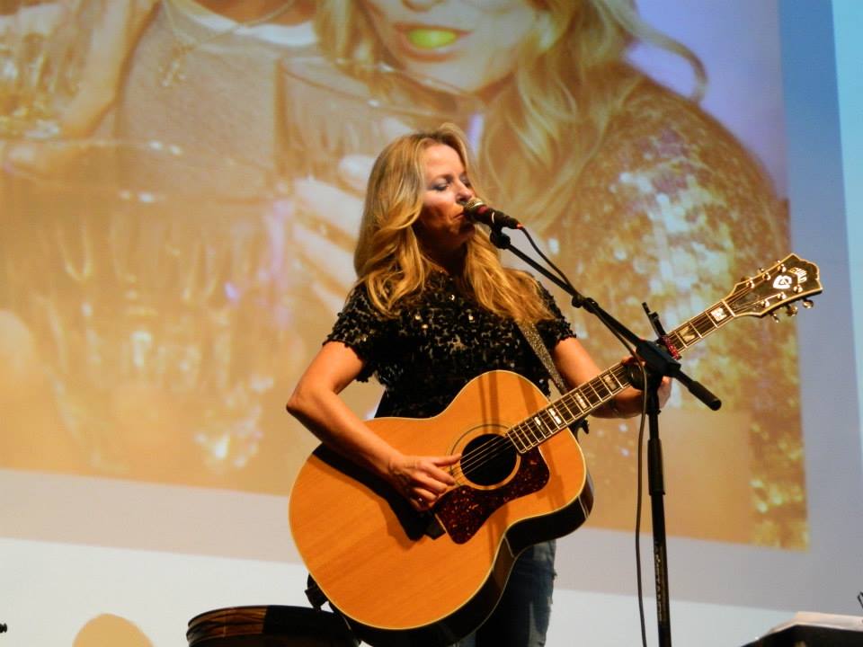 12208517_911229865613278_204820254465167763_n