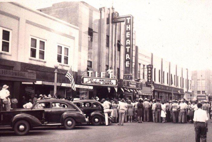 10671304_555348084566940_275218437317112138_n-700x471